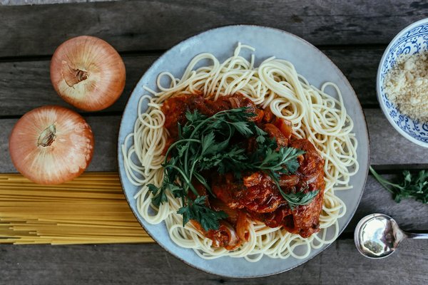 How is the UK automotive industry contributing to the national economy?